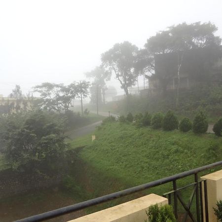 Hotel Crystal Court Madikeri Extérieur photo