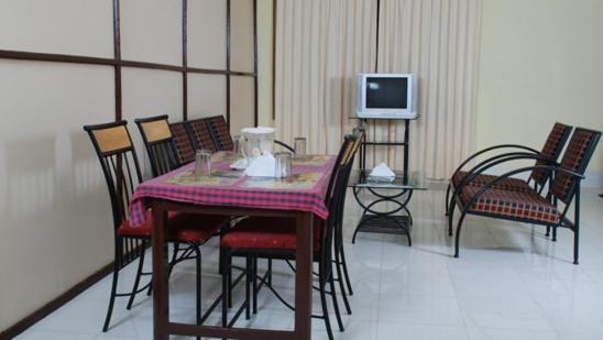 Hotel Crystal Court Madikeri Extérieur photo